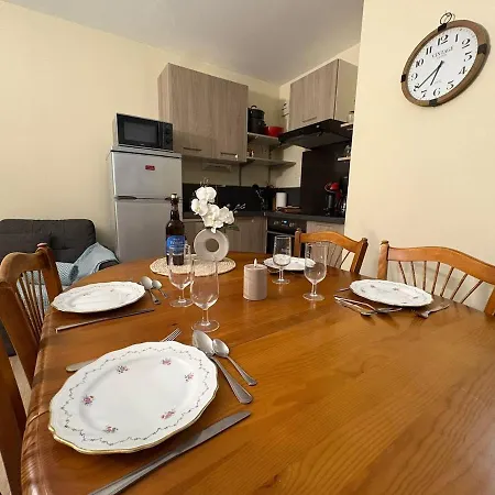 Apartment 100 M Plage, 4 Pers, Parking Prive *
