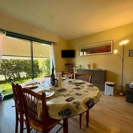 100 M Plage, 4 Pers, Parking Prive Apartment