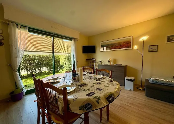 100 M Plage, 4 Pers, Parking Prive Apartment